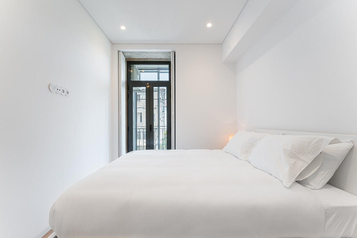 1 間睡房、書桌、上網、床單