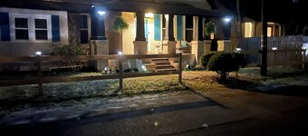 20 MINUTES AWAY FROMTHE BEACH