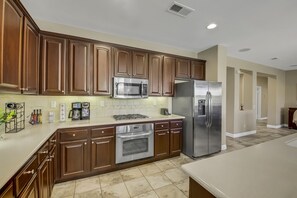 Fridge, microwave, oven, stovetop - Feel yourself at home !!! (Indio)