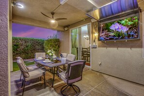 Outdoor dining - Feel yourself at home !!! (Indio)