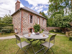 Outdoor dining - Wonderful private villa for 4 people with WIFI, TV and pets allowed (Dinard)