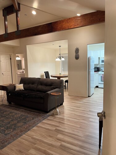 PRIVATE OCEAN BREEZE COZY APARTMENT w FIEPLACE 
Comfy King bd/1Ba & BEACHES! 