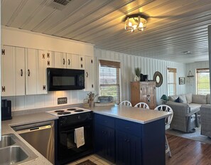 Private kitchen - Gone Fishing - Channel Front in Garden City Beach (Garden City Beach)