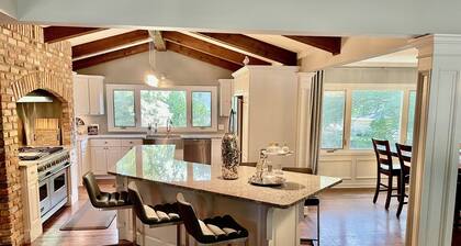 ULTRA LUX House Equipped with Large Chef’s Kitchen