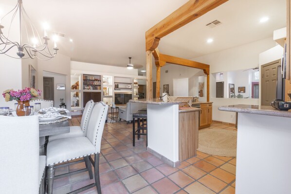 Dining - La Quinta-Old Town LQ, Private Pool Home Just a 5-minute walk to Old Town (La Quinta)