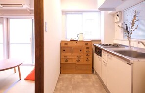 雪櫃、微波爐、爐具、廚房用具/餐具/器皿