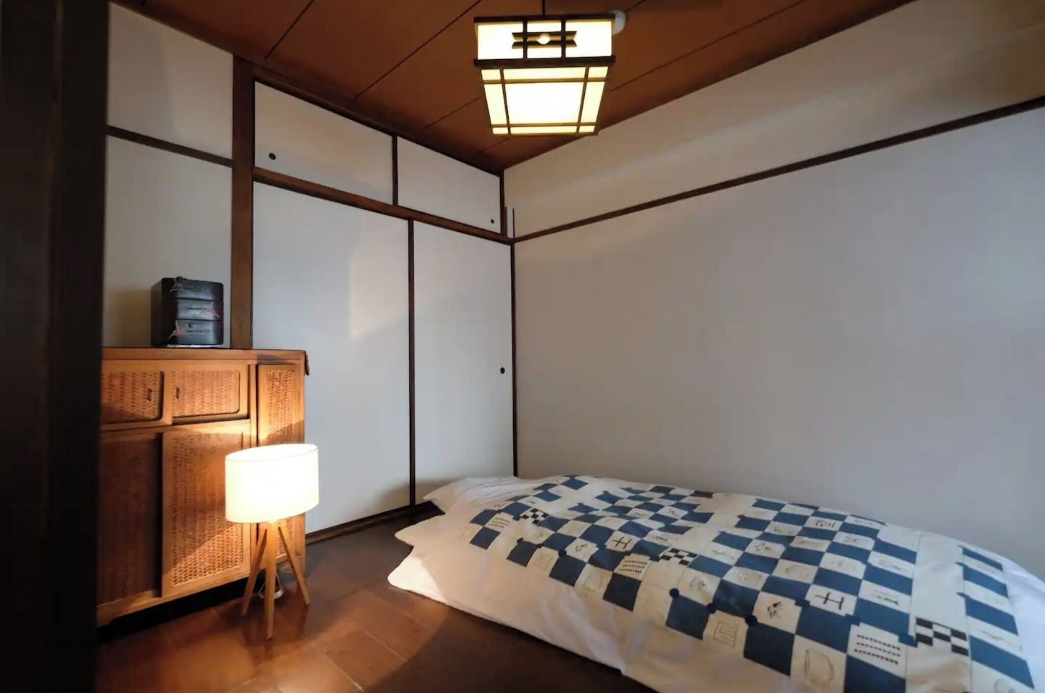 1 chambre, bureau, fer et planche à repasser, Wi-Fi gratuit