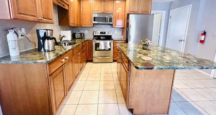 Relaxing Seaside Condo – Steps from the Boardwalk!