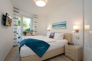 2 bedrooms, in-room safe, WiFi - Strandperle - Modern 2-room apartment with terrace, parking space, WLAN. (Sylt)