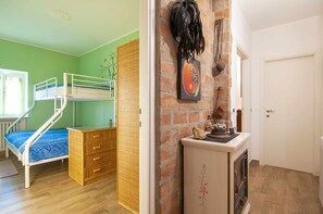 2 chambres, fer et planche à repasser, accès au Wi-Fi (inclus)