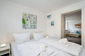 2 bedrooms, WiFi - Sylter Residenz - Modern apartment, close to the beach with balcony, parking space, WLAN. (Sylt)