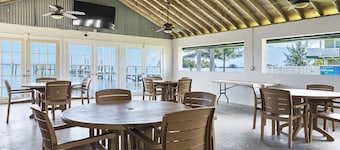 The Sportsman's Lodge & Marina