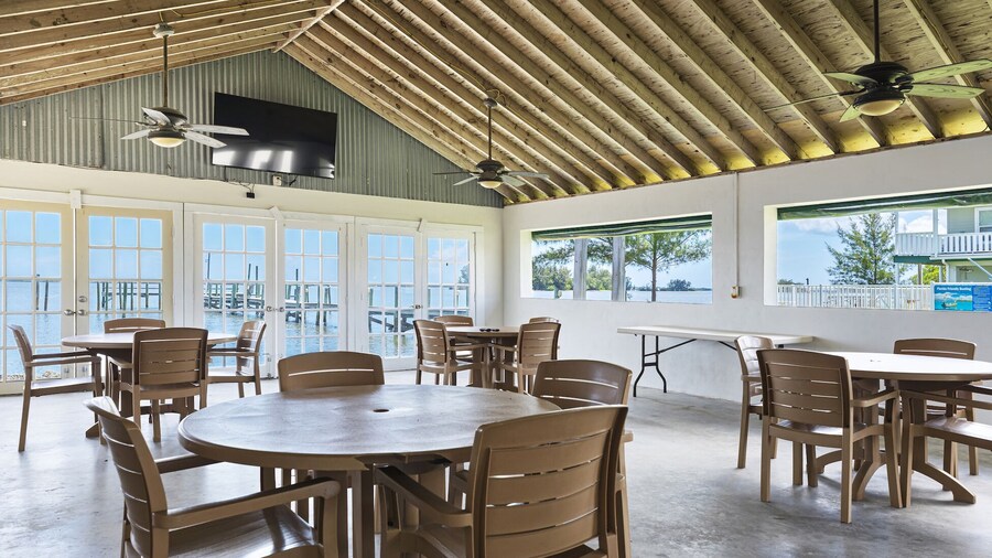 The Sportsman's Lodge & Marina