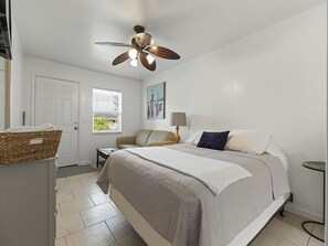Living area - The Sportsman's Lodge & Marina (Sebastian)