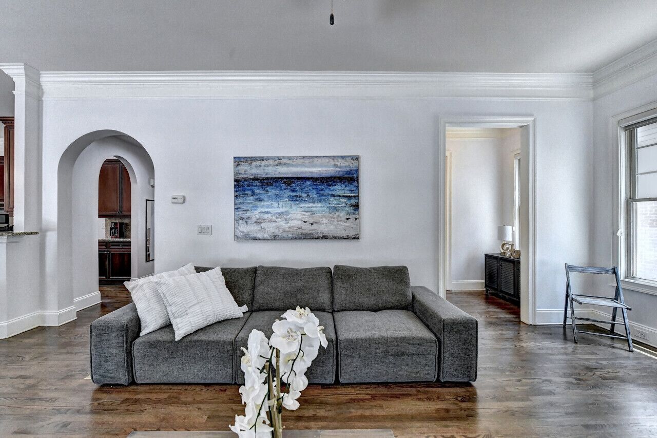 Een smart-tv en een open haard