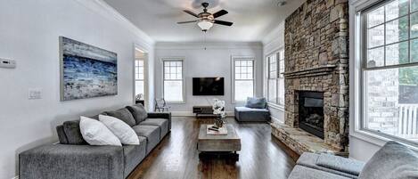 TV connectée, cheminée