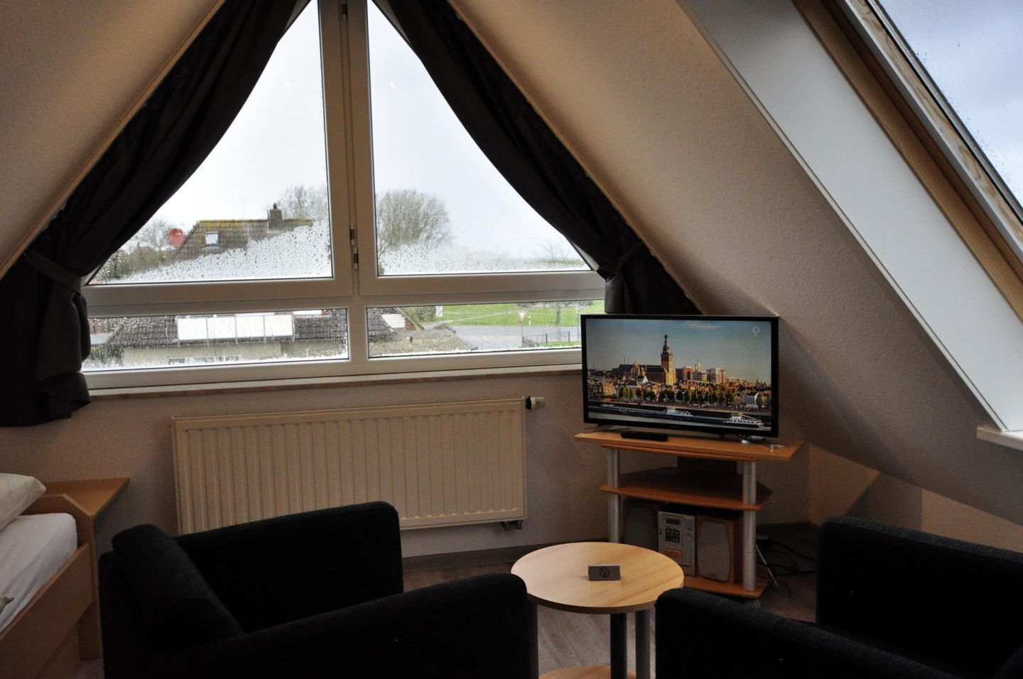 TV, DVD player