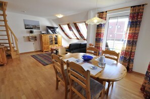 Unclassified image, 2 of 12, button