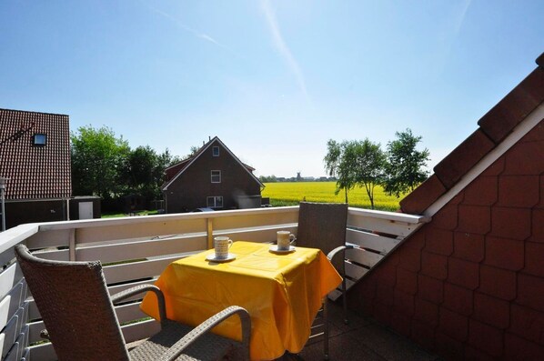 Unclassified image, 1 of 12, button