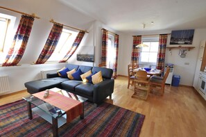 TV - Vacation apartment Im Groden 14a (Wittmund)