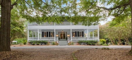 Front of property. Liberty Hall Bed and Breakfast