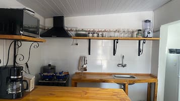 冰箱、微波炉、烤箱、炉灶