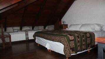 5 bedrooms, WiFi, bed sheets