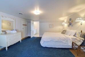 4 bedrooms, iron/ironing board, free WiFi, bed sheets