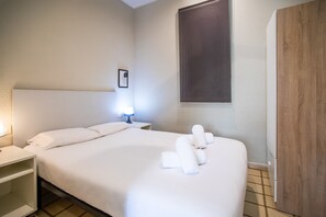 3 makuuhuonetta, silitysrauta/-lauta, ilmainen Wi-Fi, vuodevaatteet