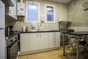 Fridge, microwave, oven, coffee/tea maker