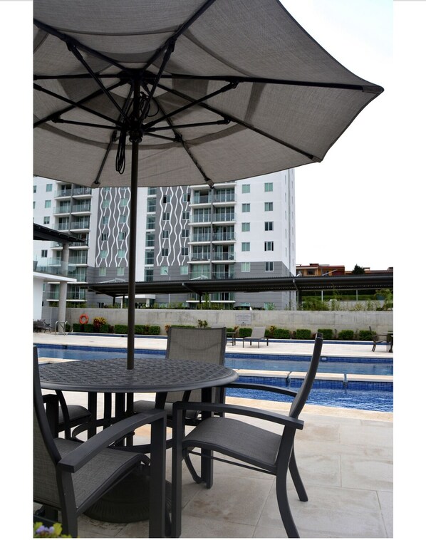 Outdoor dining - Centric, Modern, and Views for Days (Rincón de Sabanilla)