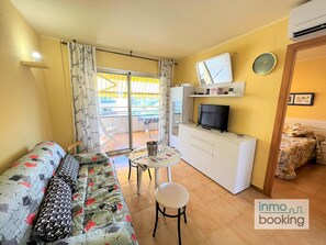 1 makuuhuone, silitysrauta/-lauta, vuodevaatteet