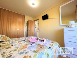 1 Schlafzimmer, Bügeleisen/Bügelbrett, Bettwäsche