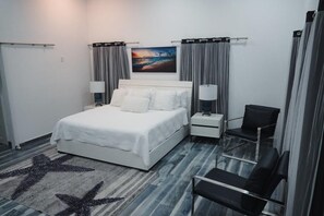 6 bedrooms, travel crib, free WiFi, bed sheets - Beautiful modern Harbour house with amazing Sunset Views ! (Black Point, Great Guana Cay)