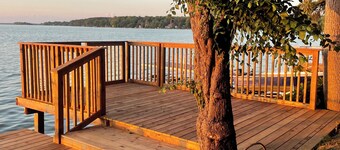 Fantastic Lake Views and Gorgeous Sunsets All year round