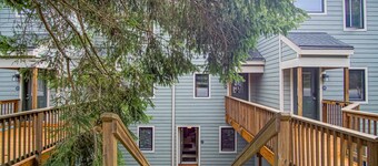 2 Br: Powderidge17: Slope Side. on the shuttle route. clean and spacious!