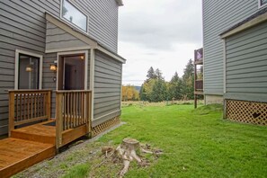 Terrace/patio - 1 Br: Powderidge 30:Slope Side, Pet Friendly end unit on Shuttle Route (Snowshoe)