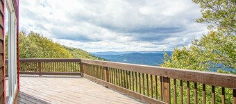 South West Ridge 72-153 5 Br: Large western views. Private hot tub. Wood fireplace.