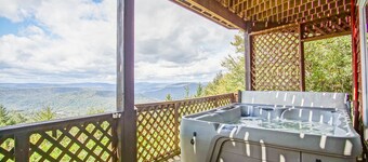 South West Ridge 72-153 5 Br: Large western views. Private hot tub. Wood fireplace.