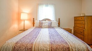 3 bedrooms, iron/ironing board, free WiFi, bed sheets - 3 Br The Shay Inn Located15 minutes to Snowshoe Mountain (Cass)