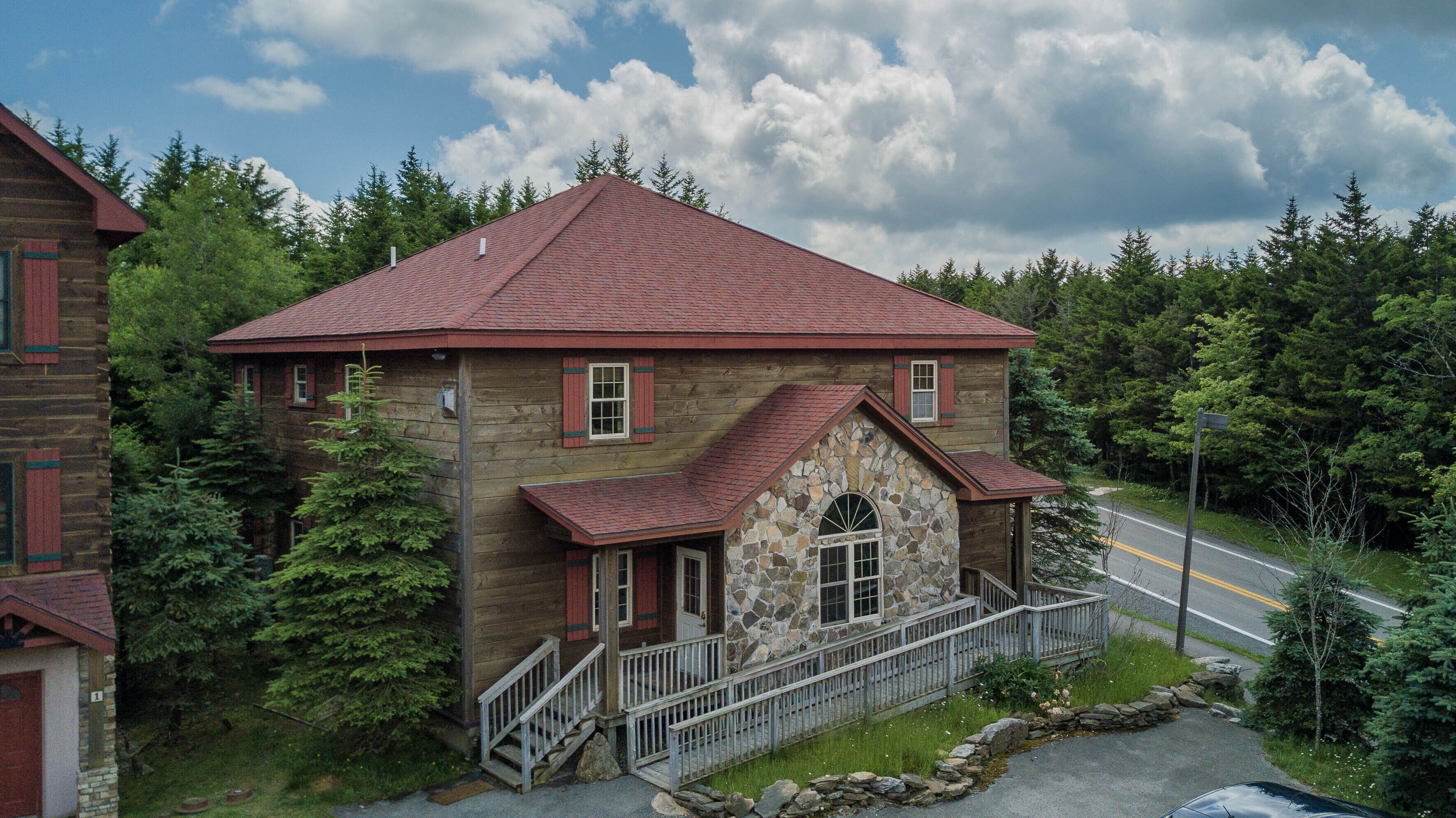 3 Br: Keystone Lodge Suite B is a short walk To Upper Flume (Green). Pet friendly.