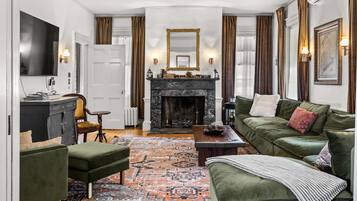 Smart TV, fireplace, video games, books