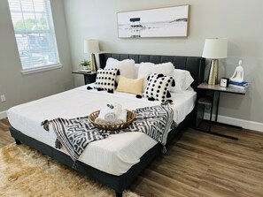 3 chambres, fer et planche à repasser, Wi-Fi, draps fournis
