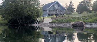 Beautiful Private beach house on 2 acres Located in Owls Head❤️