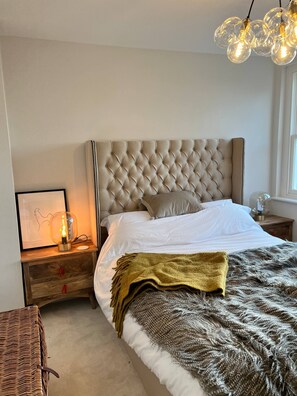 2 chambres, fer et planche à repasser, accès à Internet