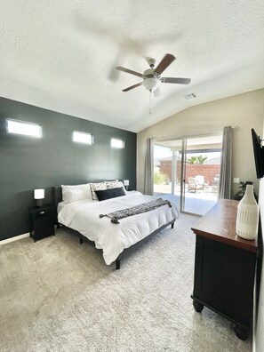 3 chambres, fer et planche à repasser, lit parapluie, Wi-Fi gratuit