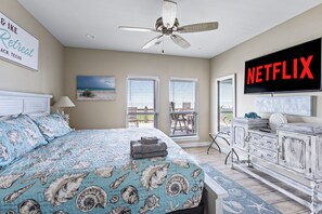 4 bedrooms, desk, free WiFi, bed sheets