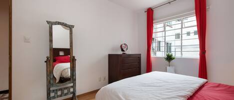 2 Schlafzimmer, Bügeleisen/Bügelbrett, Internetzugang, Bettwäsche