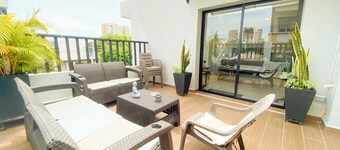 VIP House - Best Location- Private Pool & Terrance