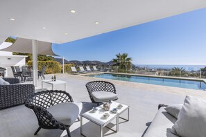 Pool - Modern and romantic villa in Moraira, Costa Blanca, Spain  with private pool for 4 persons (Moraira)